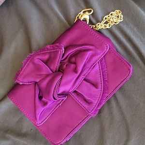 Bcbg purple magenta bag with bow and chain for wrist